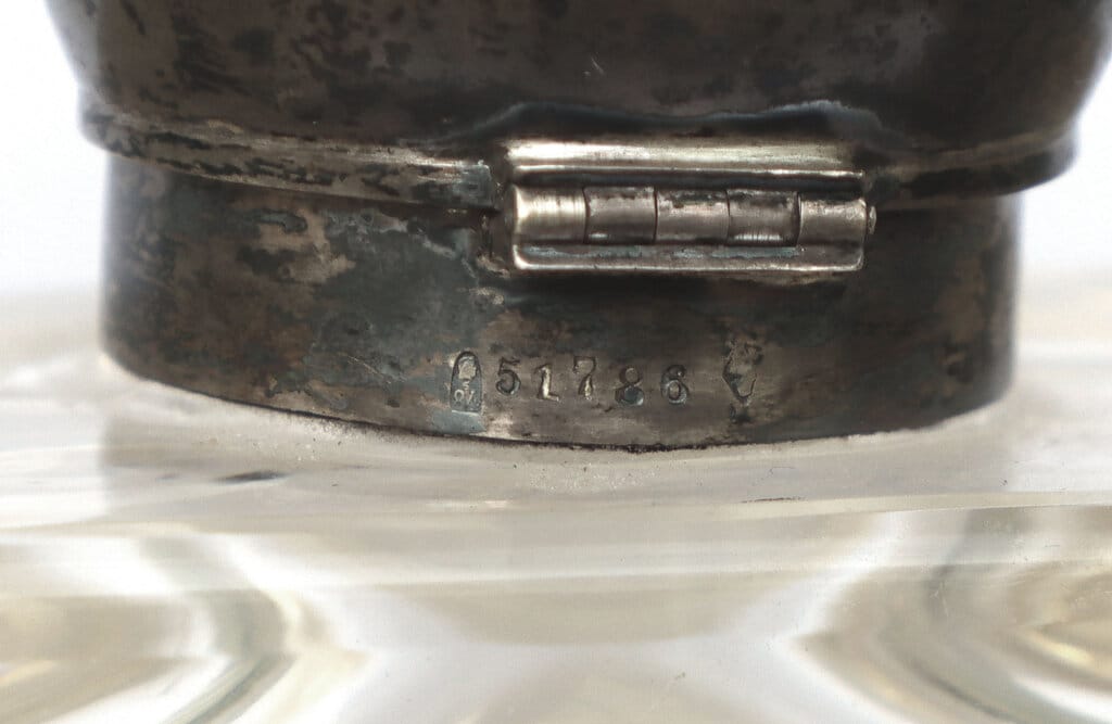 alt image