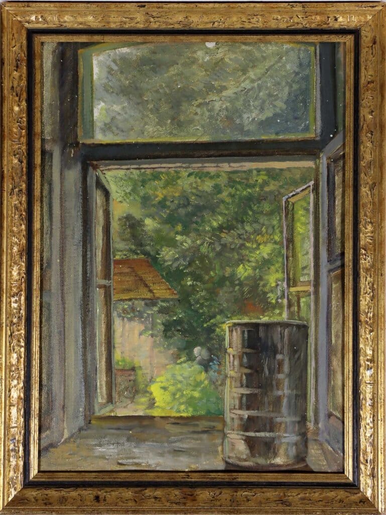 alt image