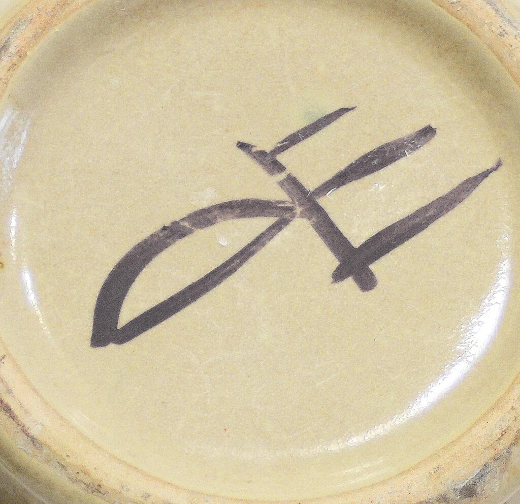 alt image