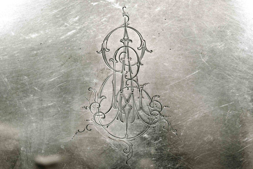 alt image
