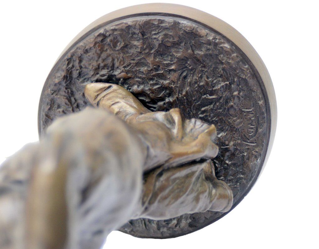 alt image