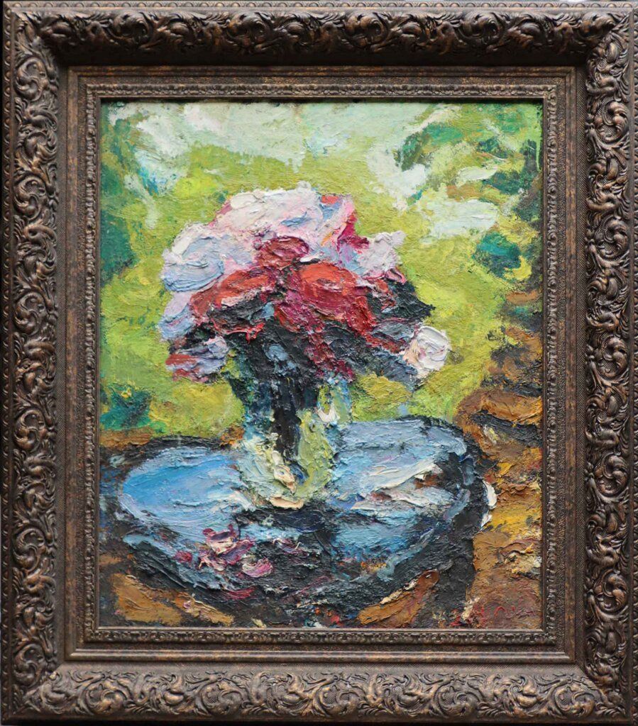 alt image