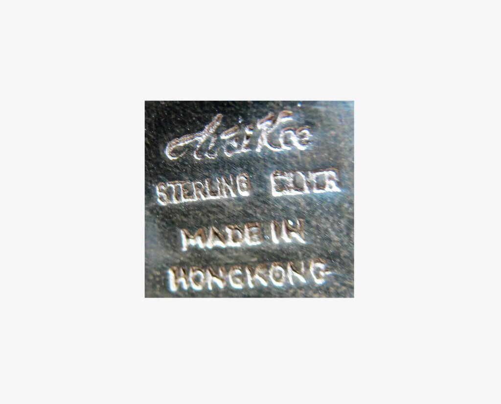 alt image