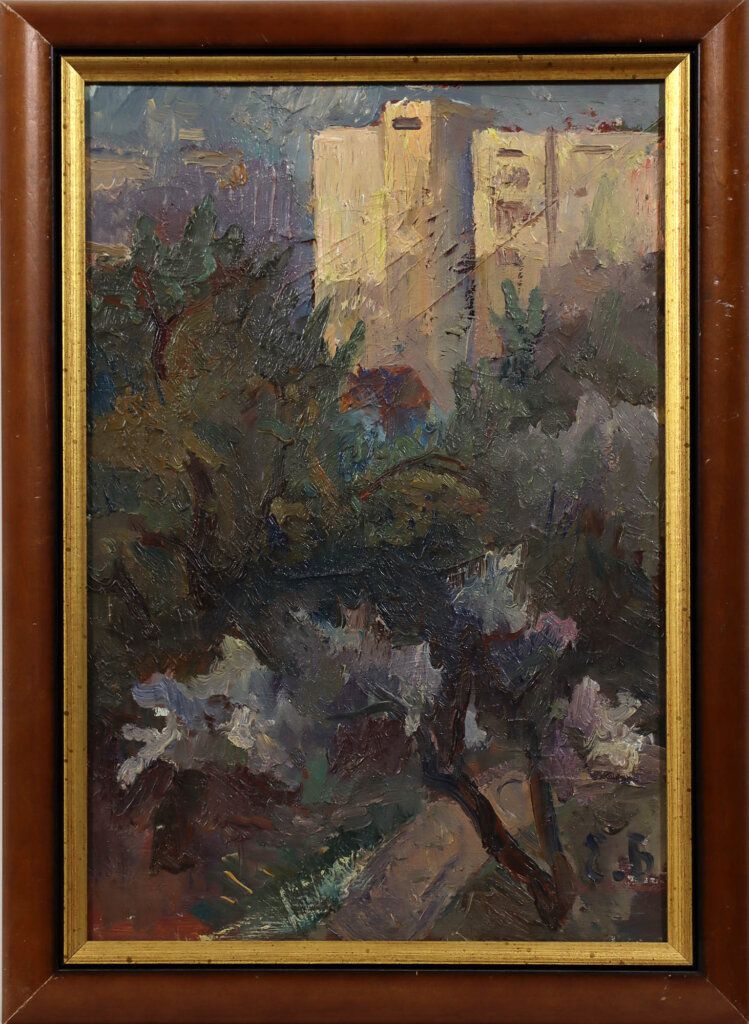alt image