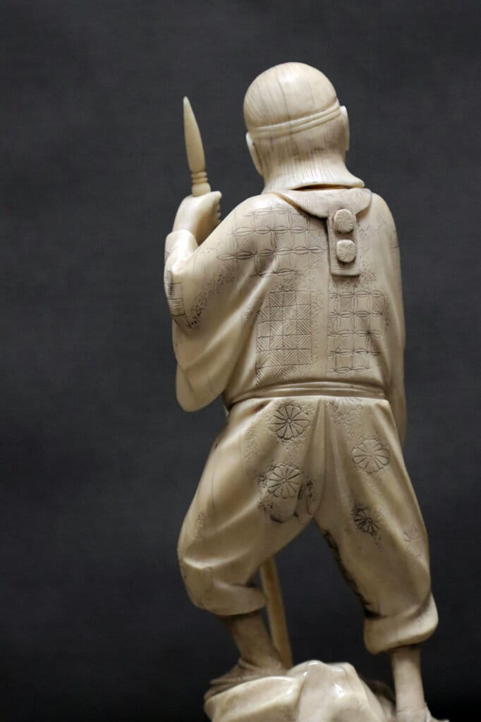 alt image