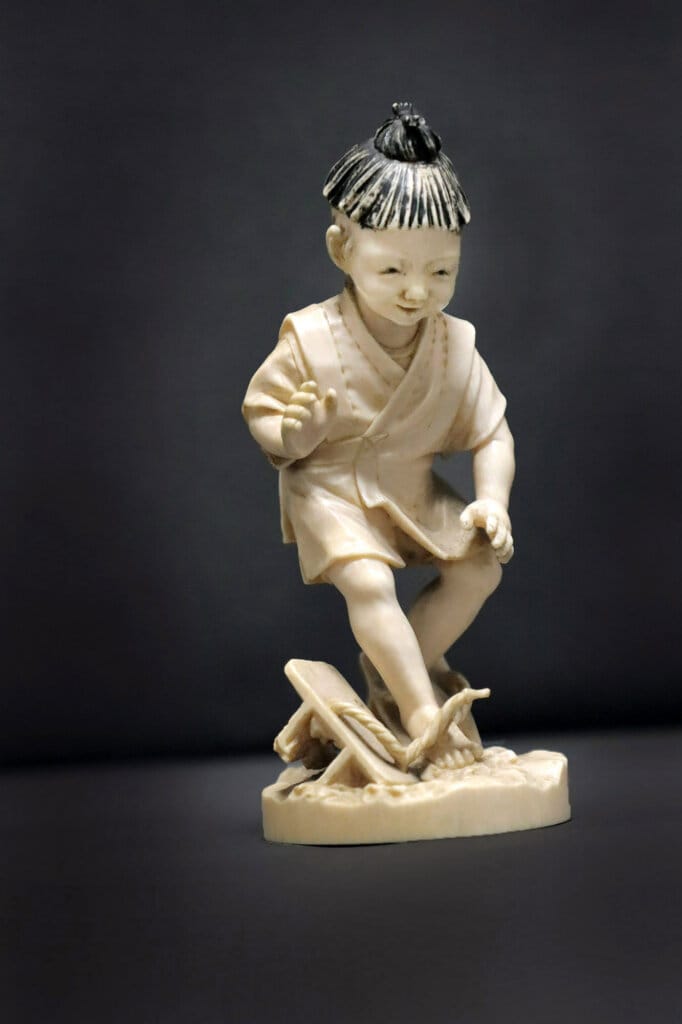 alt image